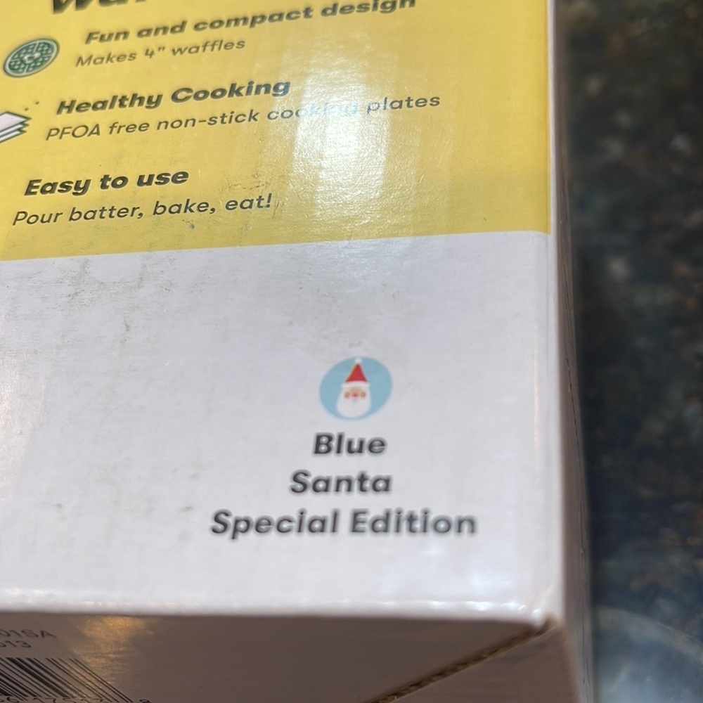 NIB Bella Mini Santa Waffle Maker - Picture 4 of 6